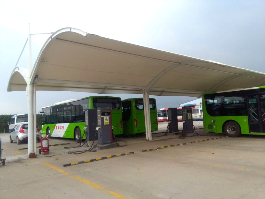 河北膜結(jié)構(gòu)車(chē)棚:公交站膜結(jié)構(gòu)車(chē)棚