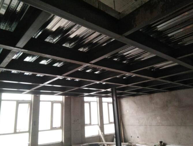 鋼結(jié)構工程施工現(xiàn)場