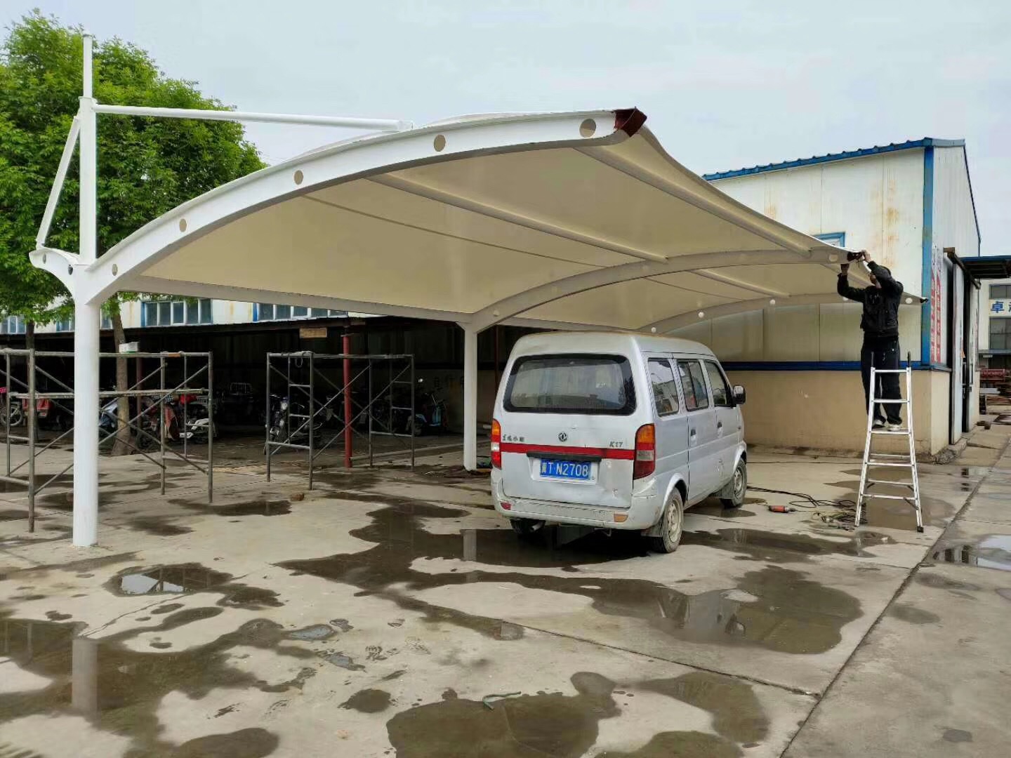 膜結(jié)構(gòu)車棚